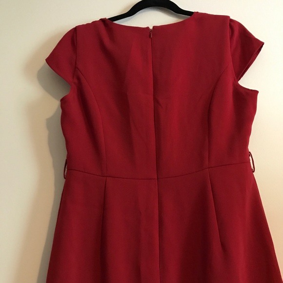 Cherry Red Fitted Sheath Dress w/Scoop Neck - Picture 6 of 6